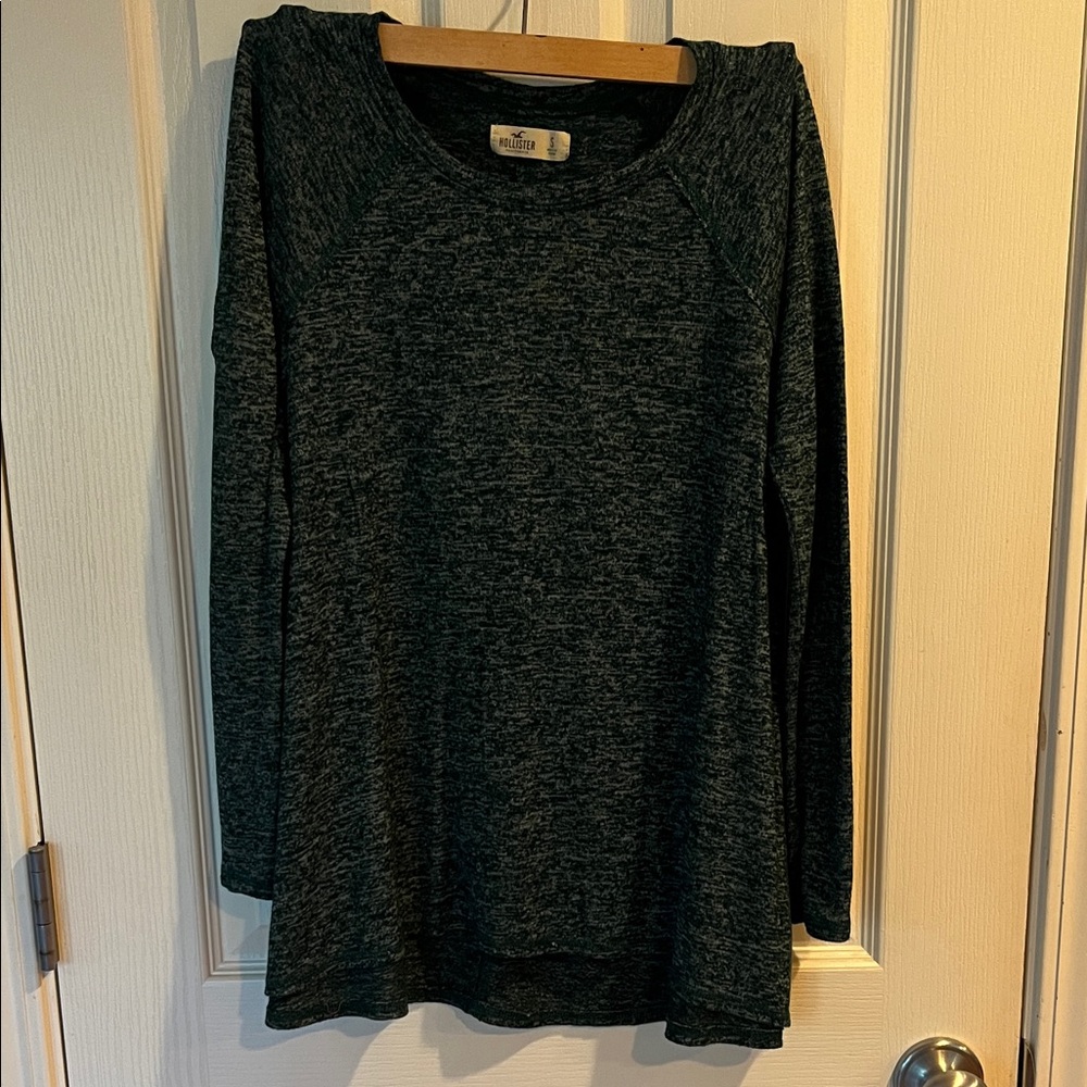 Hollister Long Sleeve Hi Low Sweater